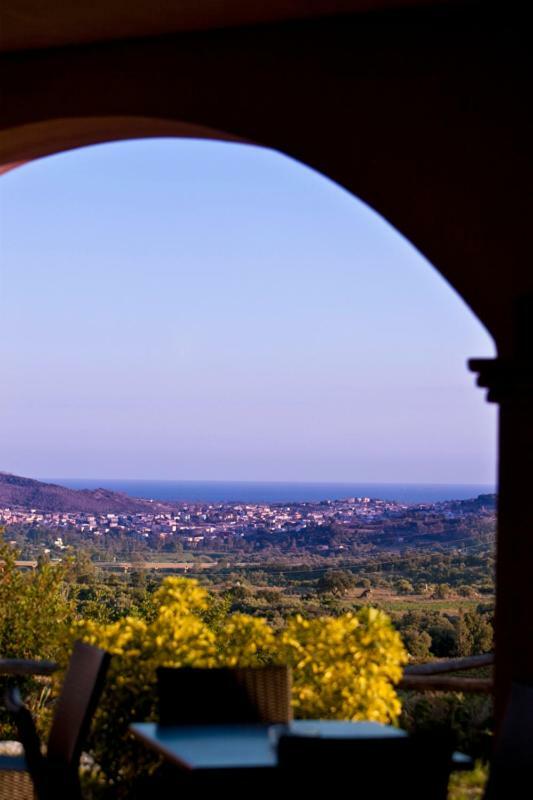 Hotel Funtana Ena Bari Sardo Zewnętrze zdjęcie